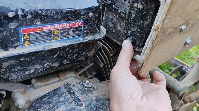 Сорвал болт на выхлопной трубе