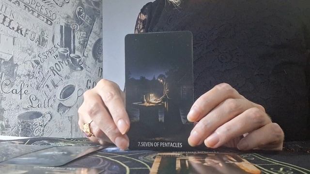 Что стало для него шоком? Расклад Таро