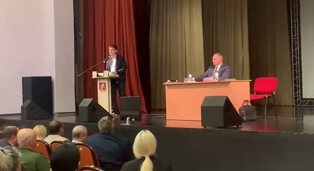 Губернатор Михаил Котюков обещал ачинцам перед выборами встречаться с ними часто