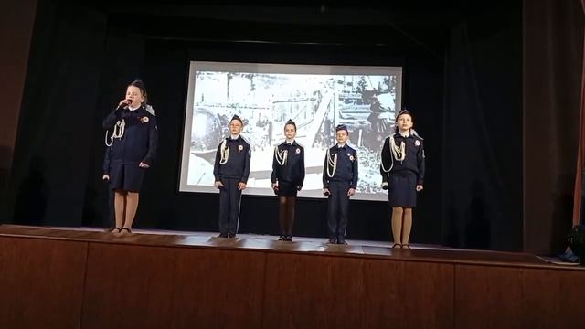 Ученики нашей школы читают стихи А.В. Преснякова и М.А. Облётова