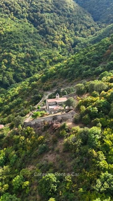 🏔️ Арендуй машину и добавь Халидзор в свой архив ярких впечатлений из Армении! 🇦🇲