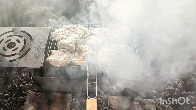 Курочку готовим на костре.