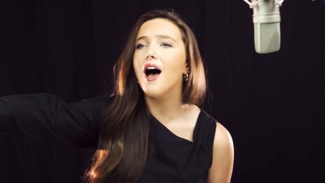 Lucy Thomas - I Don't Want To Miss A Thing (4K)
