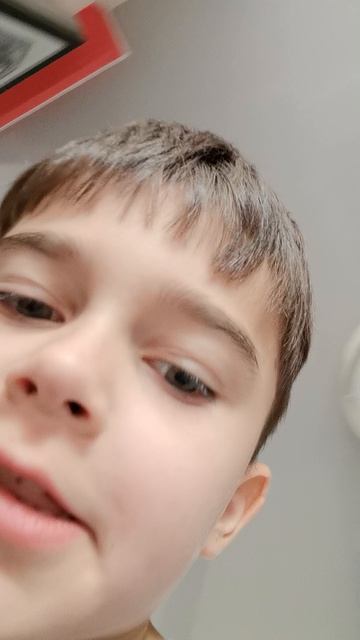 сейчас узнаем что делает наша собака