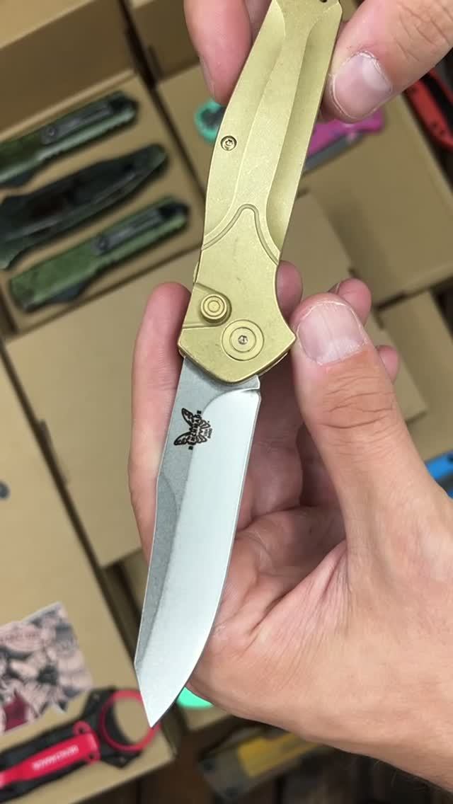 Нож  реплика Benchmade Osborne 940 AUTO BRASS латунь - обзор!