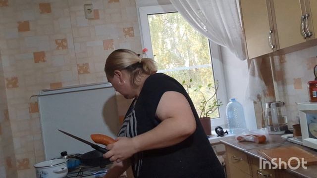 Начала готовить суп/ мало места на телефоне