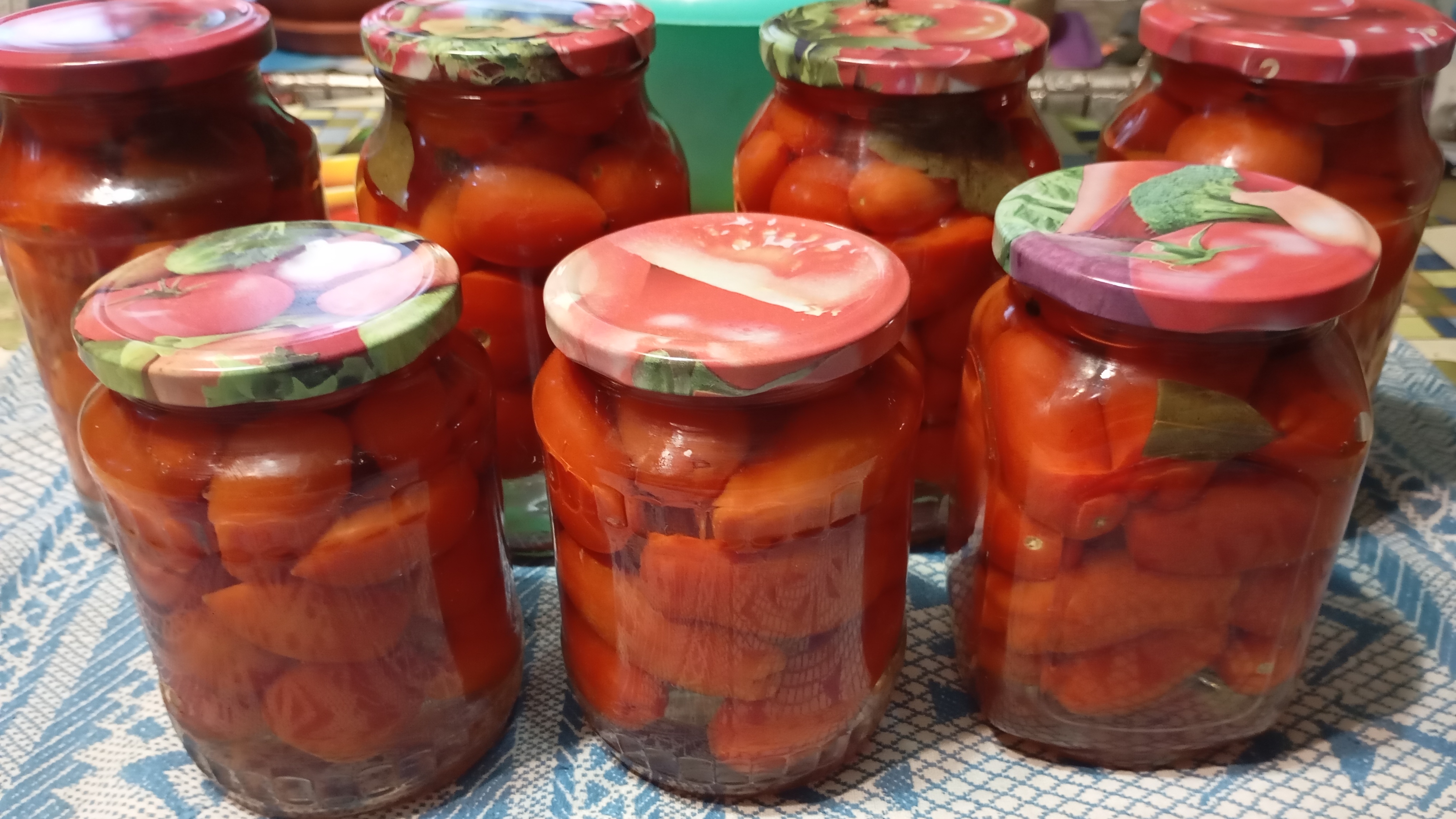 Купили доски. Выкопала чеснок. Заготовки.