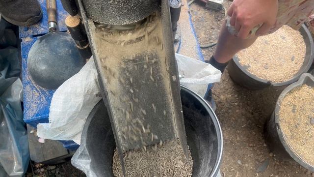 Продаю С Большой Скидкой Гранулятор DR 200 InFermer полностью в сборе 2 матрицы 2 пары ролика +