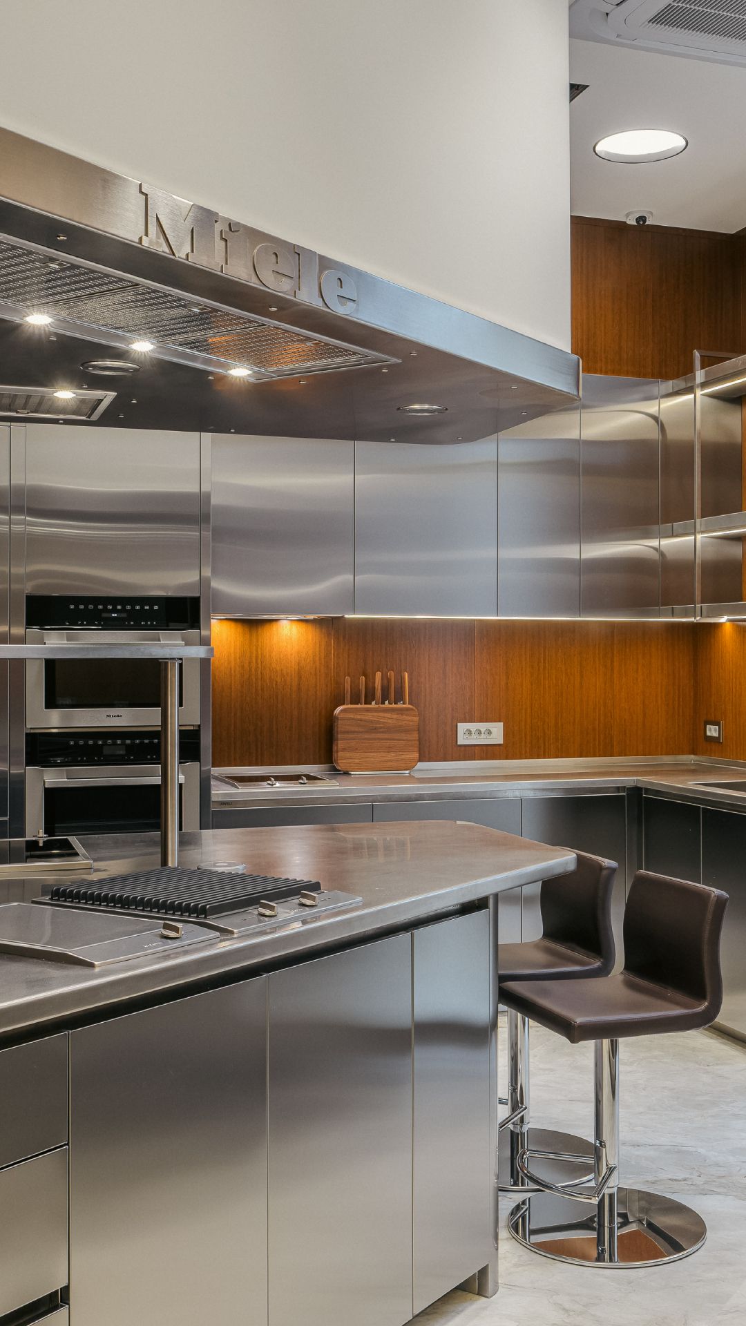 Обзор проф.кухни для дома от Miele