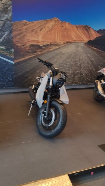 Honda ADV 350 в Китае. Ещё нет в продаже, только вышла