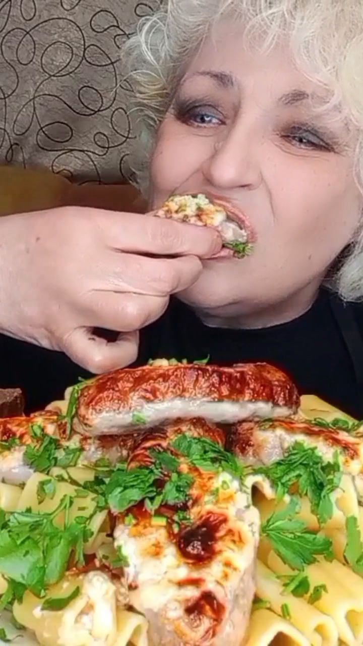 Мукбанг: Купаты