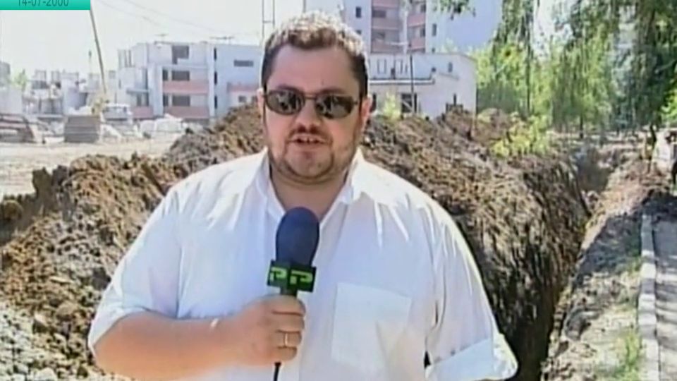 2000 год. Тюмень. Вырубают деревья на Профсоюзной