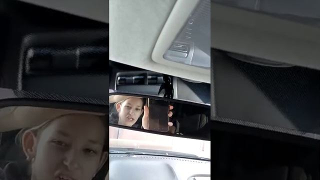 Типичная Елизавета в машине 😂