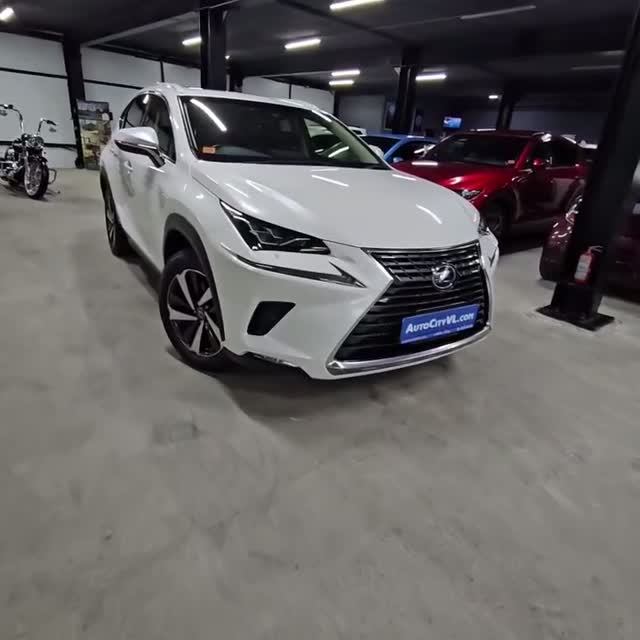 Lexus NX300h, 2019 года 2.5 л., бензин, гибрид, 152 л.с.,пробег 104т.км.Комплектация: 300h Version L