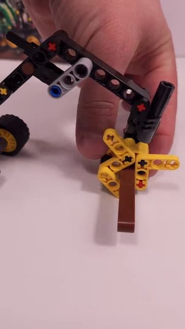 LEGO Technic John Deere 1470H Wheeled Harvester 42218