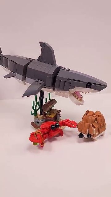 LEGO Ёжик 31376 против свирепой акулы с сундуком сокровищ 31381