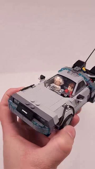 LEGO Speed Champions Time Machine Back to the Future 77256 против Ferrari SF90 XX Stradale 77254