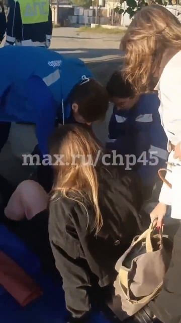 В Кургане автобус проехал по ногам девушке у остановки «Таможня»