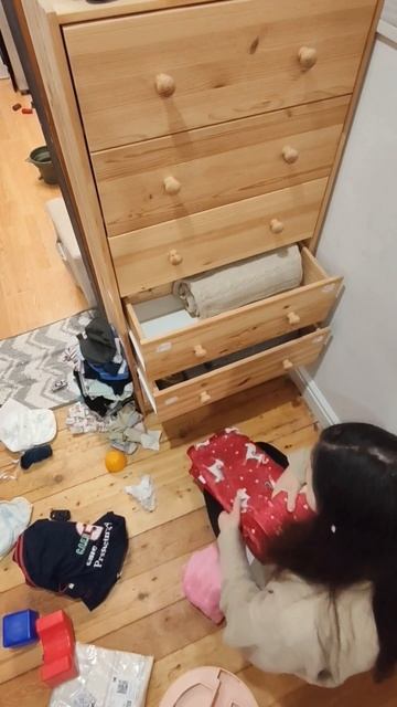 Уборка в детском комоде