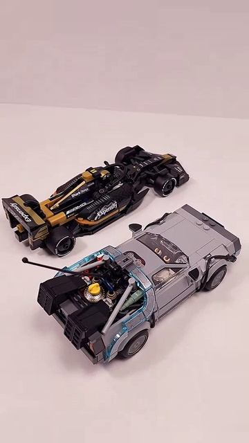 LEGO Speed Champions Time Machine Back to the Future 77256 против APXGP Team 77252