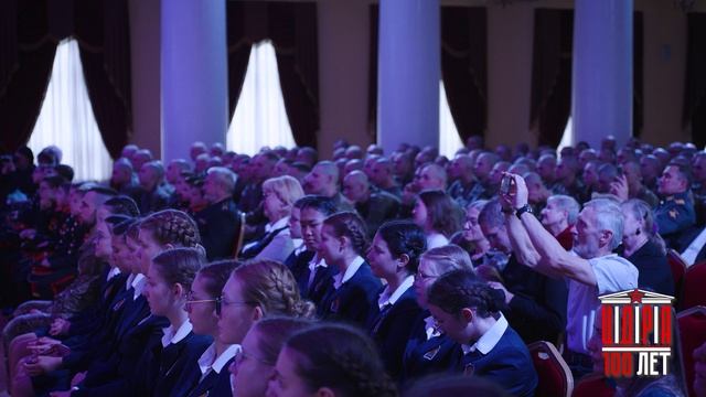 На сцене Центрального Дома Российской Армии выступил ансамбль танца Славица из Орла.