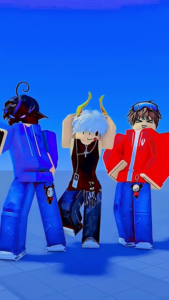 Зажигаем под старенький тренд...  shorts dance roblox robloxshorts