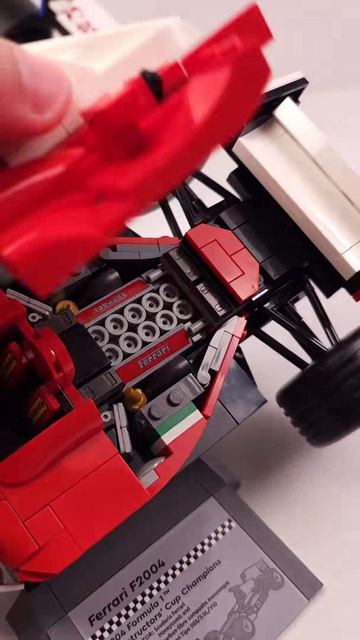 LEGO Icons Ferrari F2004 & Michael Schumacher (11375) Vs Williams Racing FW14B & Nigel Mansell