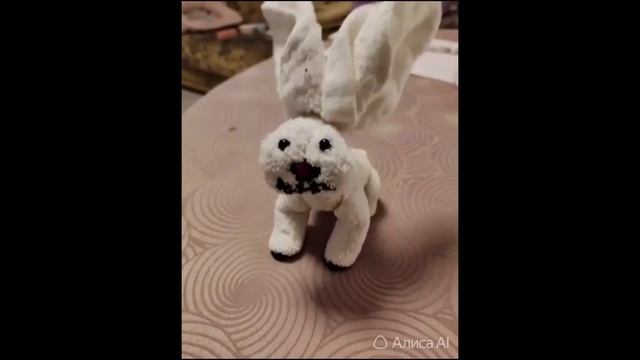 Зайчик из полотенца оживает!