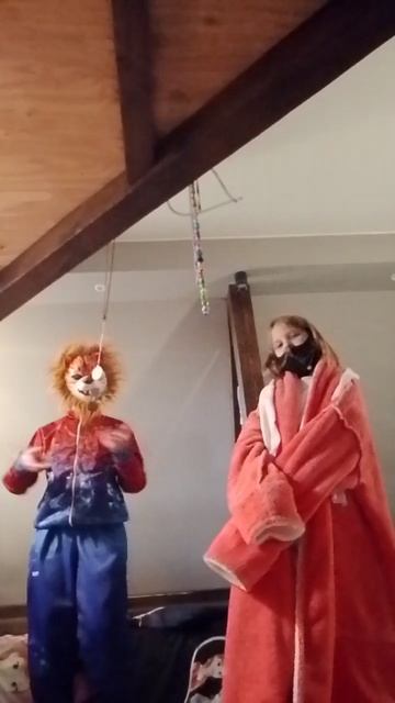 Танцуем тут хамон с подругой.
