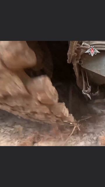Тяжелая броня выжигает схроны врага

Экипажи танков Т-80БВМ 6-й гвардейской общевойсковой армии груп