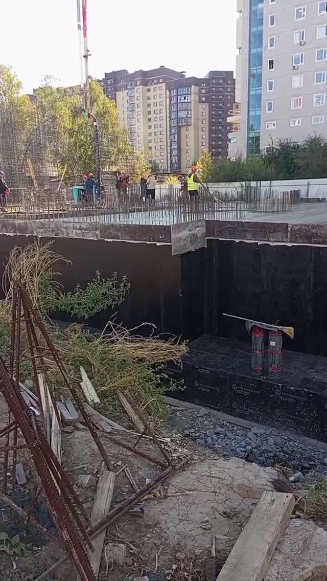 бетонирование плиты подвала