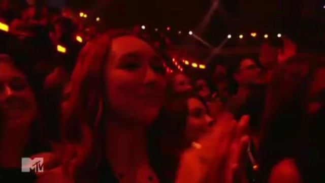 Лиса забрала награду MTV VMAs 2026 за песню Dream номинация лучшая поп песня.