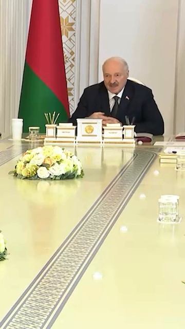 Лукашенко поддержал ТРЕНД на избинг: Дети  босиком хотя бы походят!