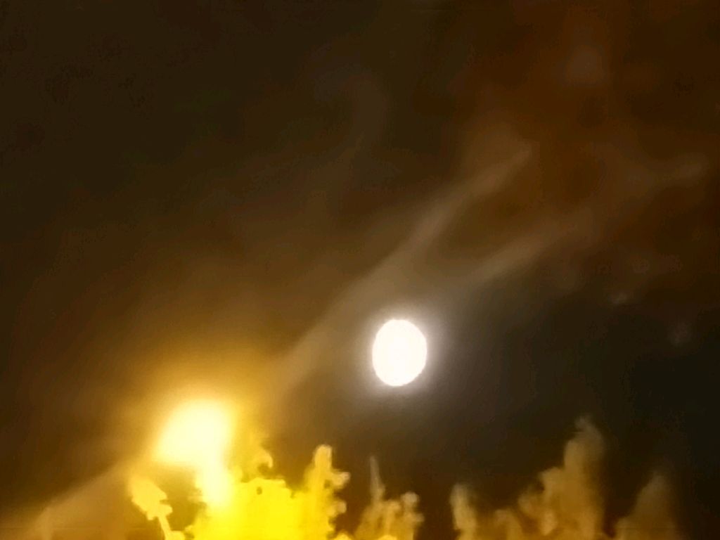 Страный звук