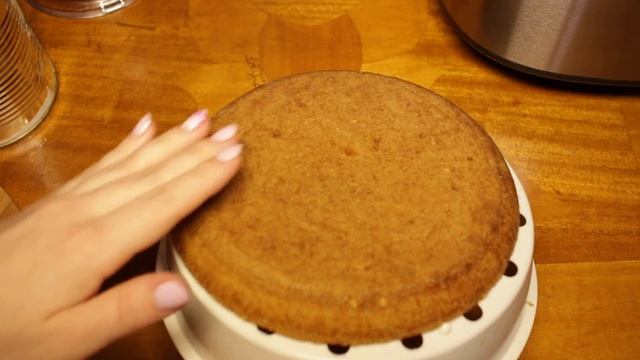 Вкусный пирог с персиками в желе в мультиварке