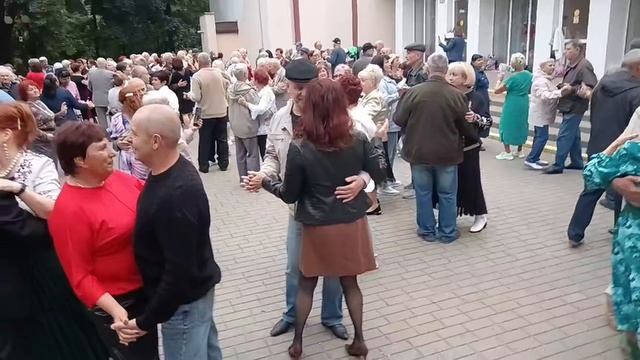 К единственному нежному ....... 27.09.26 Гомель парк Луначарского 