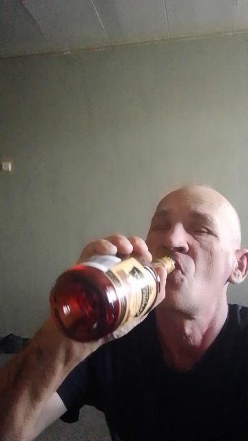 отработал 27дней и кинули по деньгам 