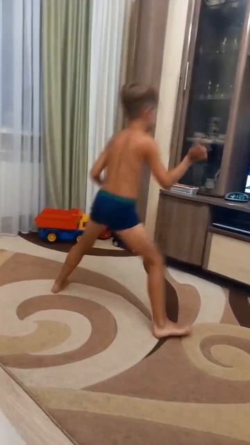 8COjTZzxTIFVcJBsZaxQTWpwi0f.mp4