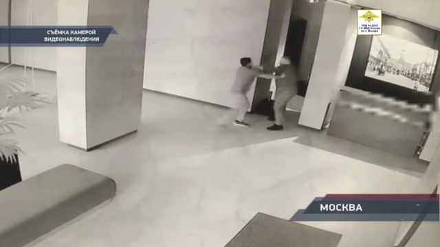 Полицейскими Красносельского района  задержан подозреваемый в причинении вреда здоровью гражданину