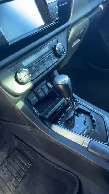 Toyota Corolla Седан Престиж 1.8 CVT 2013г