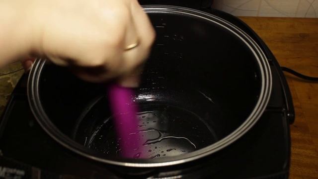 Постный яблочный пирог в мультиварке