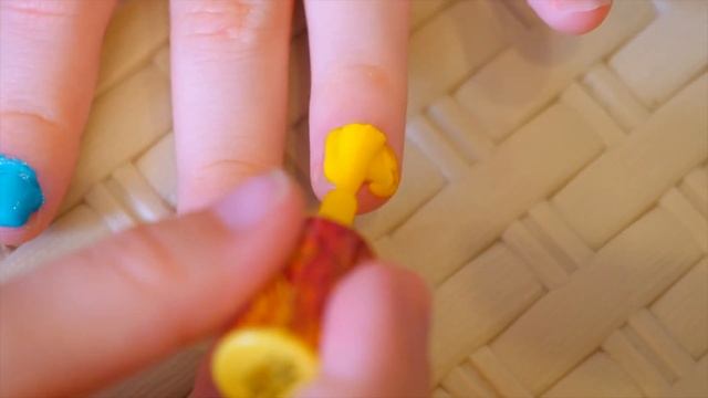 Настя одевается и делает макияж для фильма