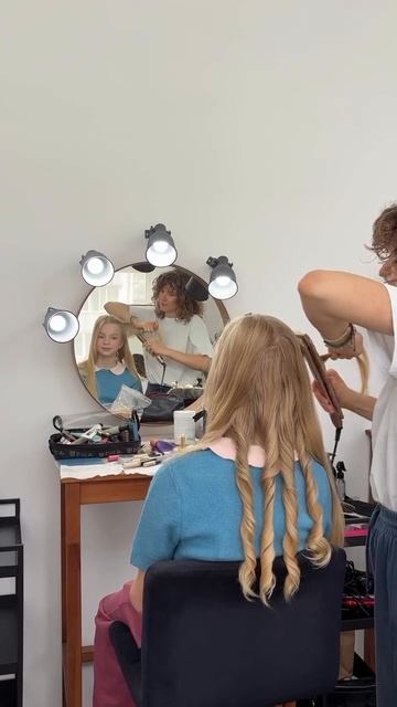 Актриса и модель Анна Курочкина на макияже и укладке волос у Светланы Коршуновой