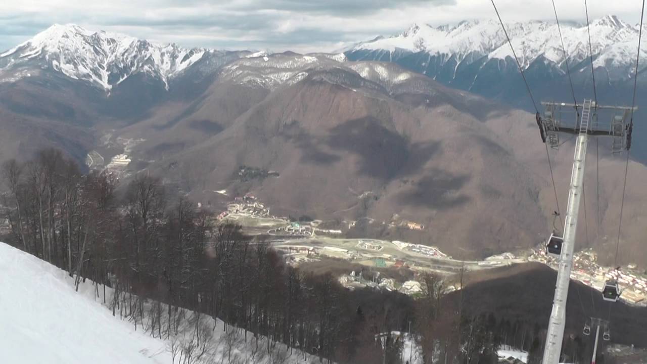 Sochi Krasnaya Polyana Горы вид сверху трассы зима.