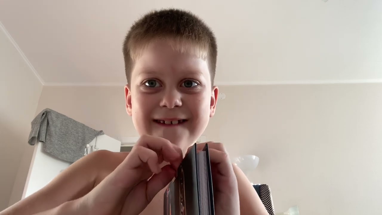 Это флешка которую мы нашли на улице