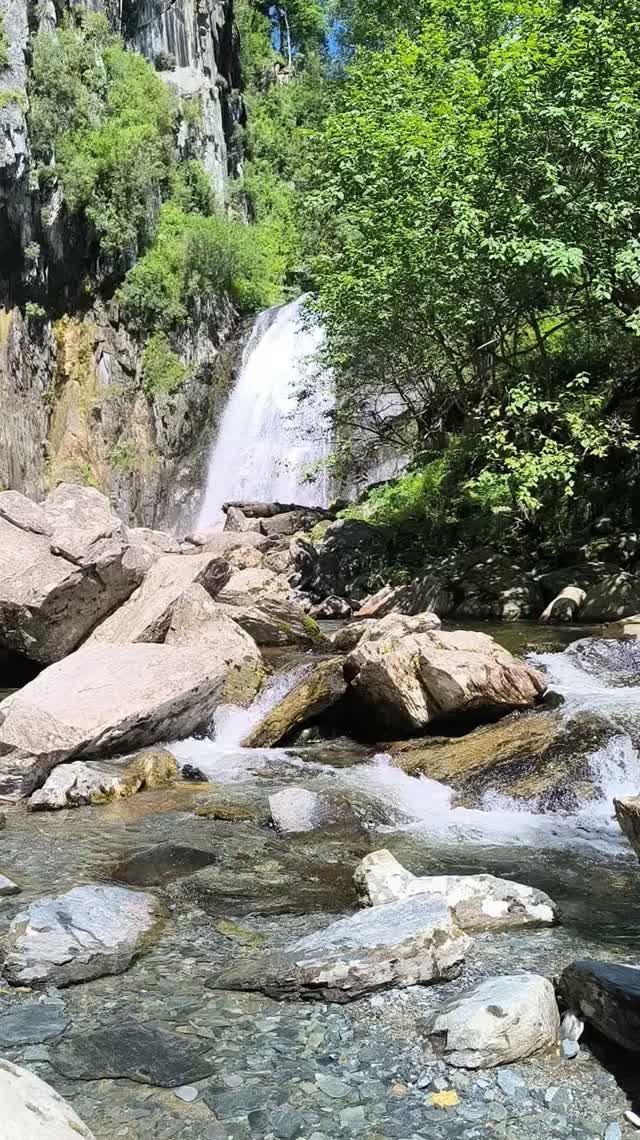 Водопад Корбу. Телецкое озеро. Горный Алтай