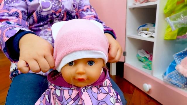 Песенки онлайн - Одеваем Беби Бон на улицу - Веселые песенки для всех