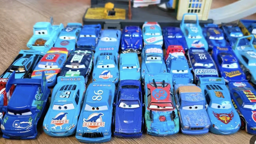 Машинки для детей и малышей 🚘 Мультики про машинки. Смотрим и играем в синие машинки. Яркие машинки