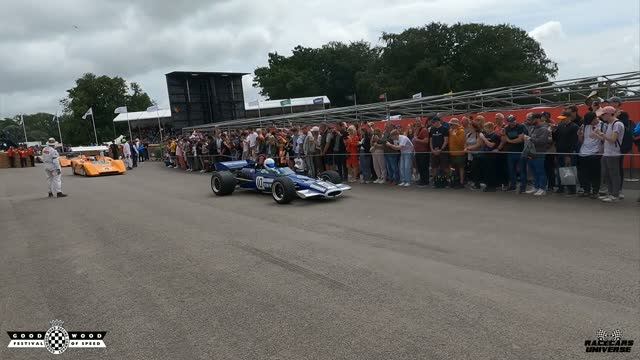 Звук на максимум! Бесценные болиды McLaren F1 и легендарная классика