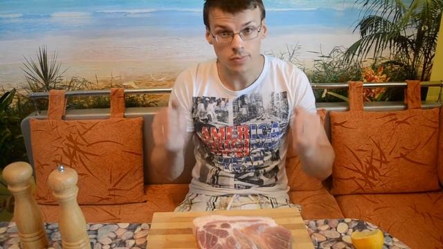 Жареный стейк из свинины на сковороде по простому рецепту